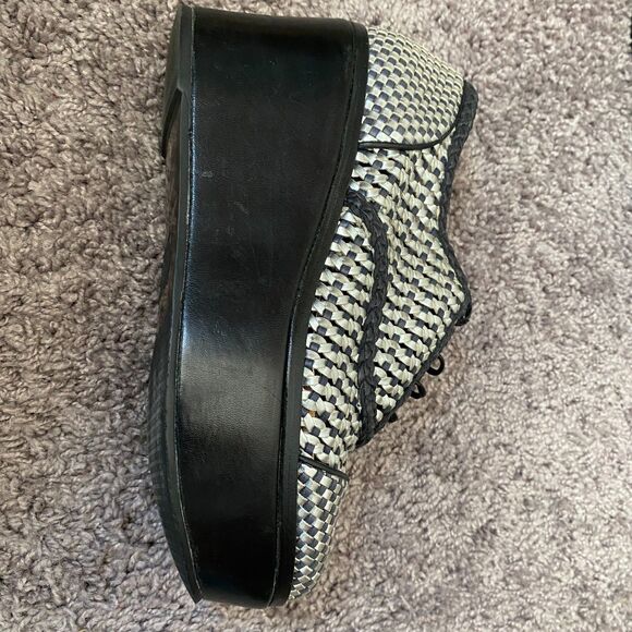 SCHUTZ Black and Silver Woven Lace Up Wedge Platform Sandals Size 6 - Picture 13 of 16